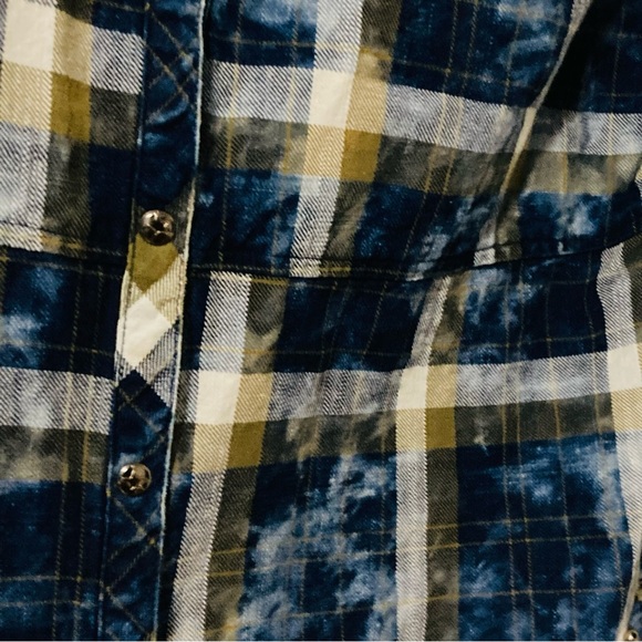 Wrangler Plaid Tie Dye Southwestern Embroidery Top Women’s Snap Western Shirt - Picture 3 of 9